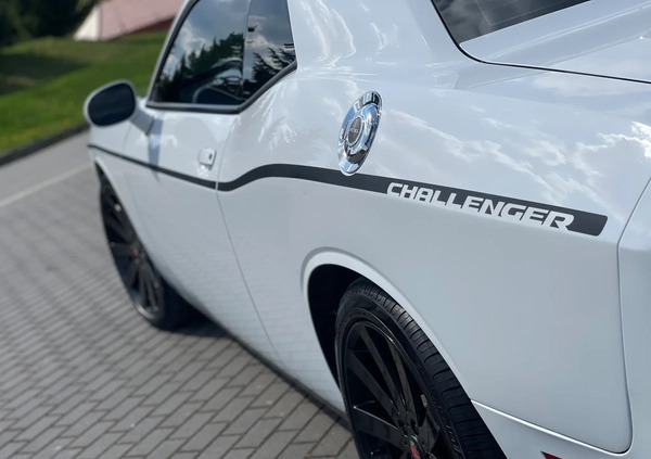 Dodge Challenger cena 110000 przebieg: 63200, rok produkcji 2018 z Rzeszów małe 154